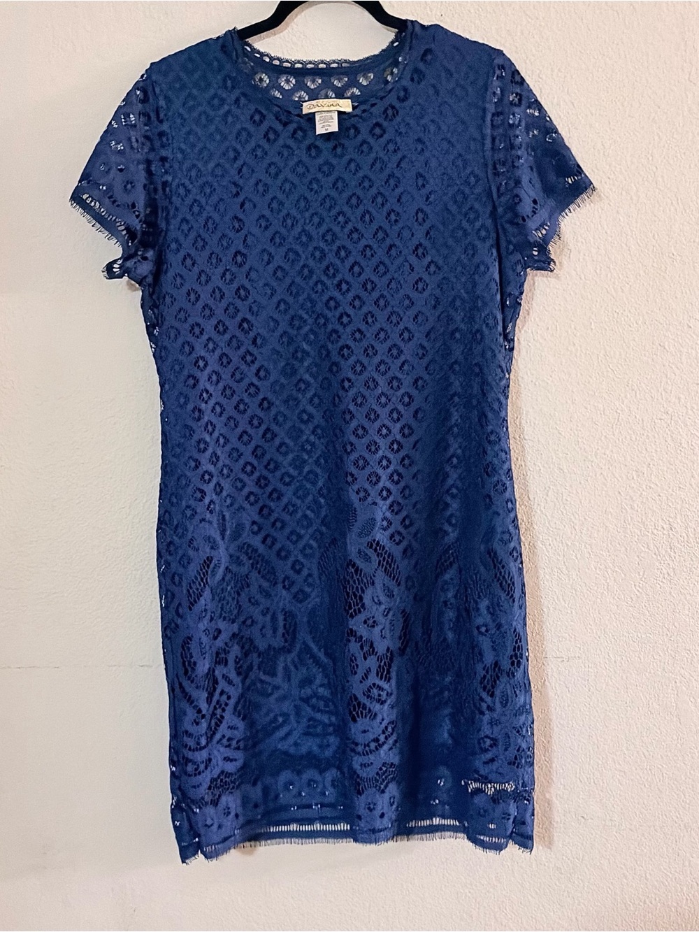 Davina woman’s Medium navy Blue Lace Shift Dress feminine elegant midi timeless